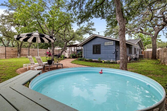 Building Photo - 6903 Whispering Oaks Dr