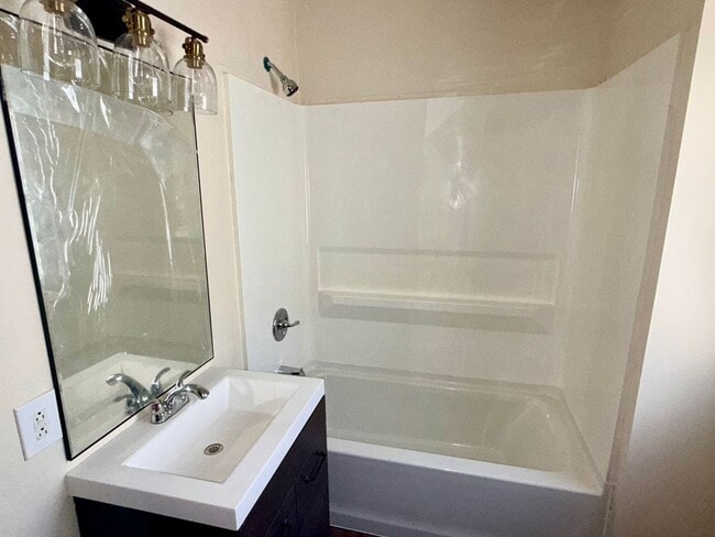 Building Photo - Full Remodeled Home