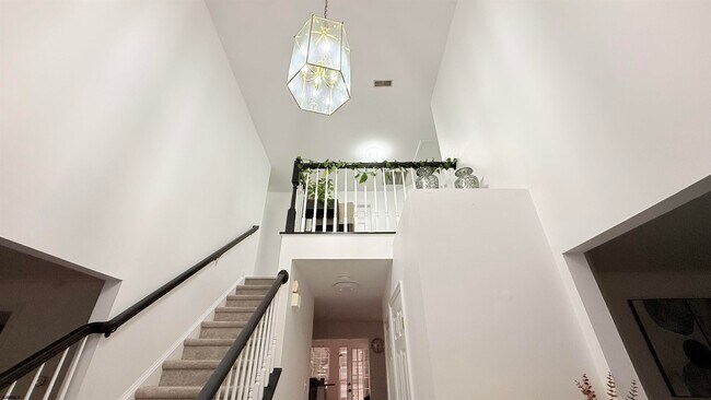 Building Photo - 124 Bonita Dr