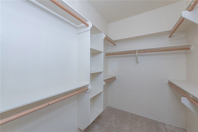 Building Photo - 2403 Norham Dr