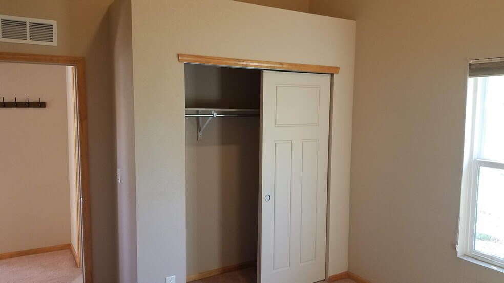 Building Photo - 2203 Marshfield Ln