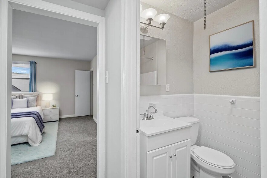 Building Photo - 7901 Roosevelt Blvd