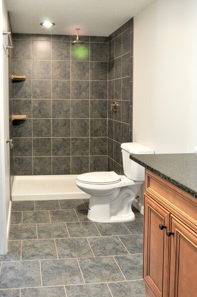 Building Photo - 152 Main St