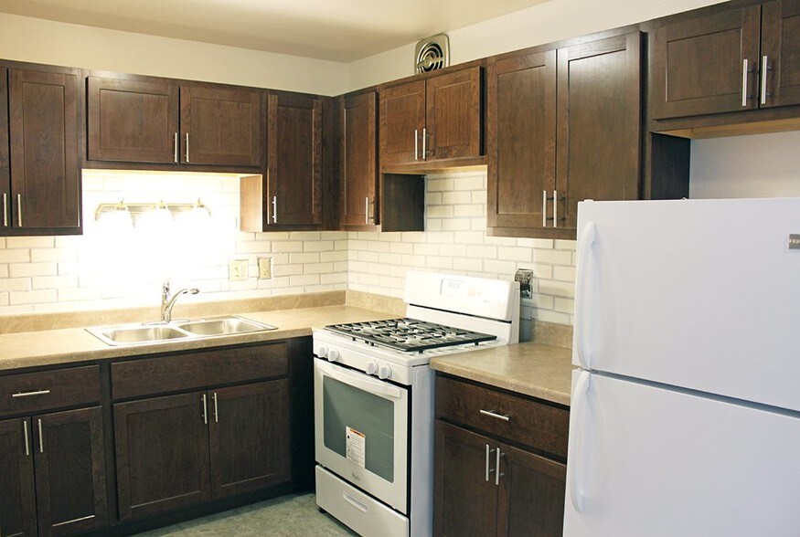 East Park Apartments 1522 N Marshall St Milwaukee WI 53202 Apartment Finder