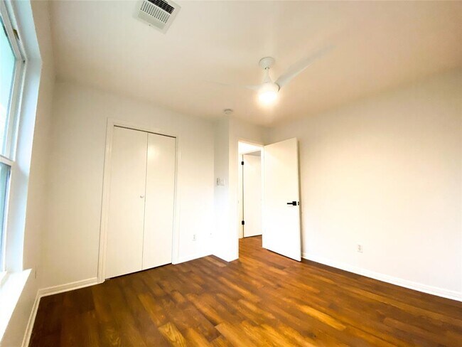 Building Photo - 7208 Meador Ave
