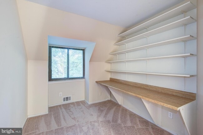 Building Photo - 1502 Farsta Ct