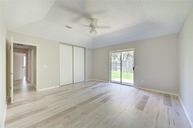 Building Photo - 4407 Alamo Ave