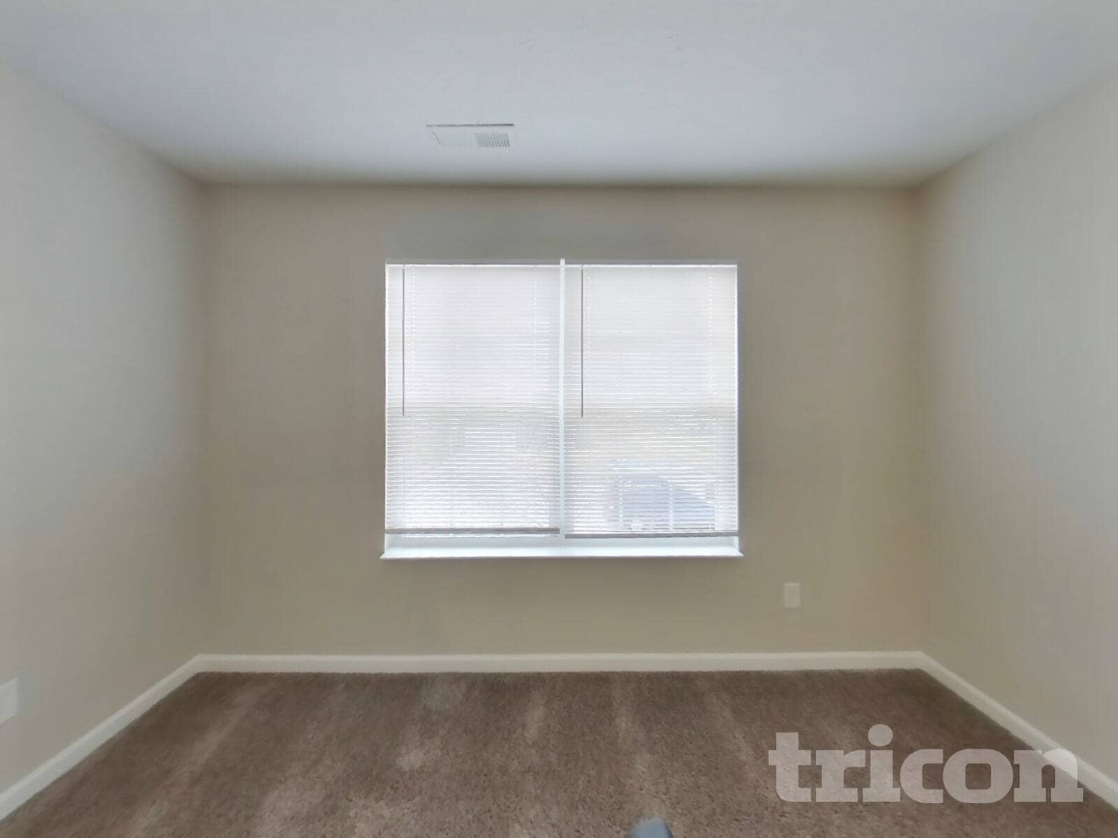 Building Photo - 749 Mozart Dr