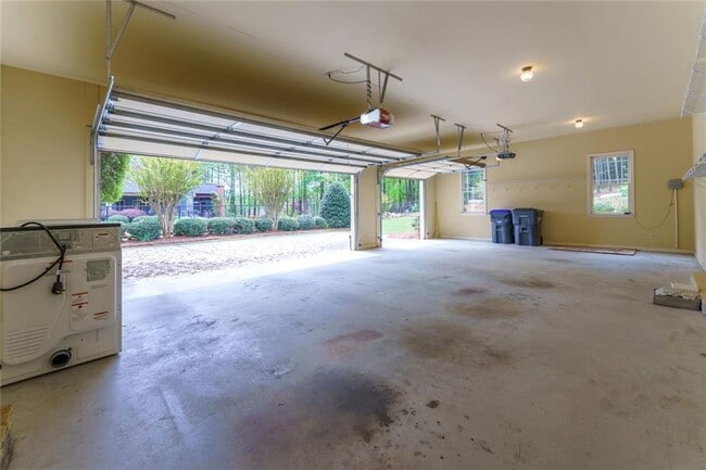Building Photo - 214 Chandler Walk