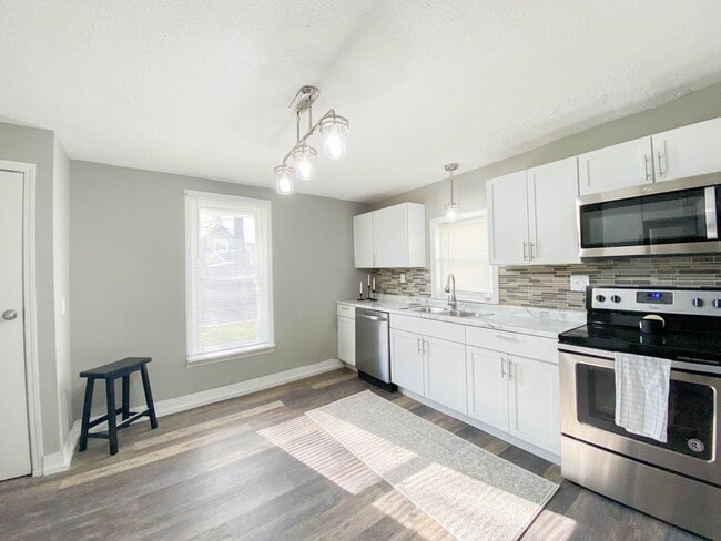 Building Photo - Beautiful 3 Bedroom Home!