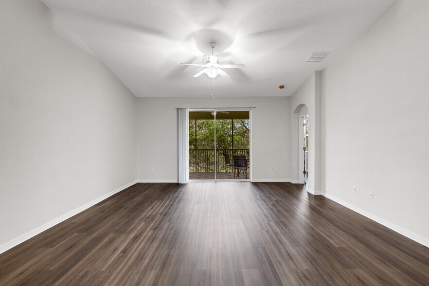 Building Photo - 8652 Karpeal Dr