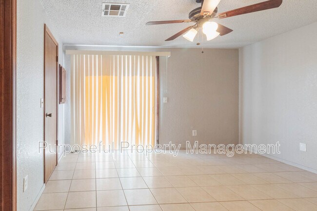 Building Photo - 930 SW 63rd St