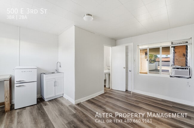 Building Photo - 500 E 3rd St