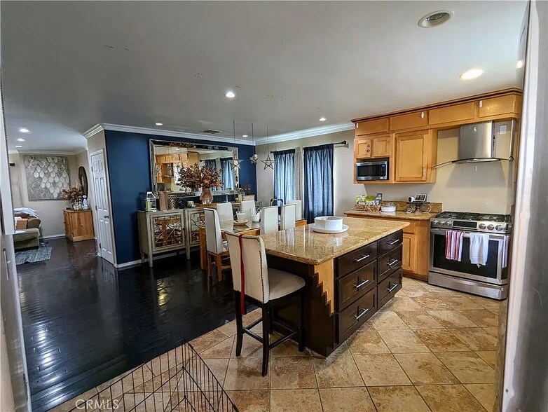 Building Photo - 2317 S Harcourt Ave