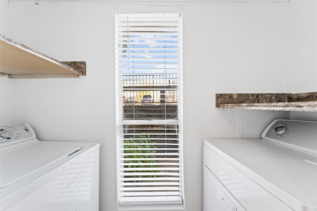 Building Photo - 781 Country Pl Dr