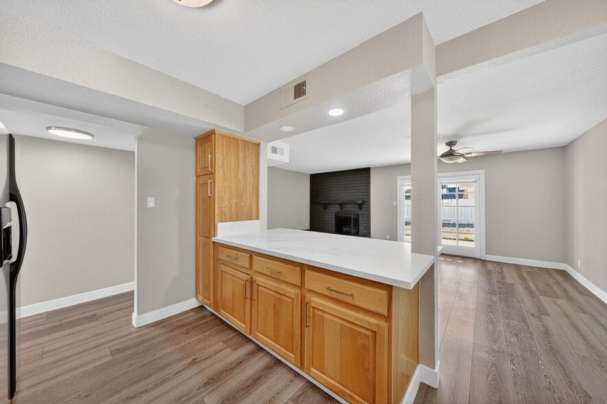 Building Photo - 809 Peacock Ct