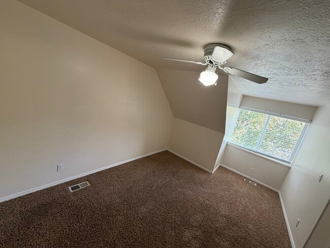 Building Photo - 8670 Snow Mountain Dr