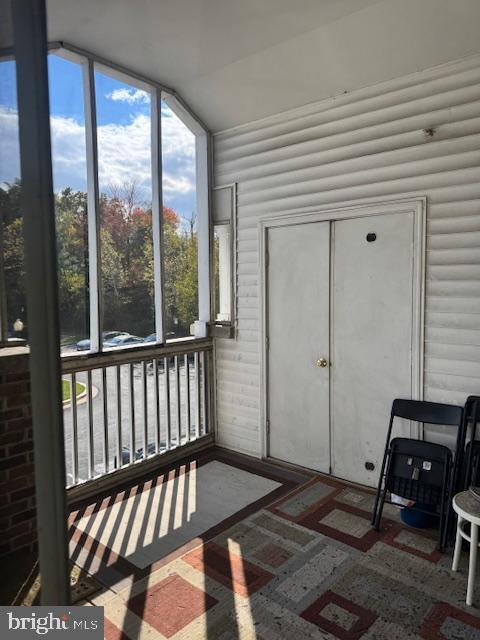 Building Photo - 6520 Lake Park Dr