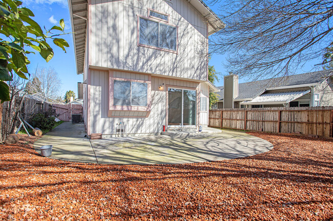 Building Photo - 390 Zachary Dr