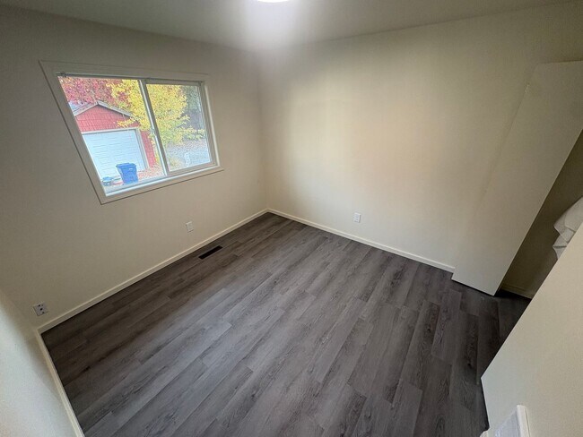 Building Photo - 4 bed 3 Bath Near Downtown CDA