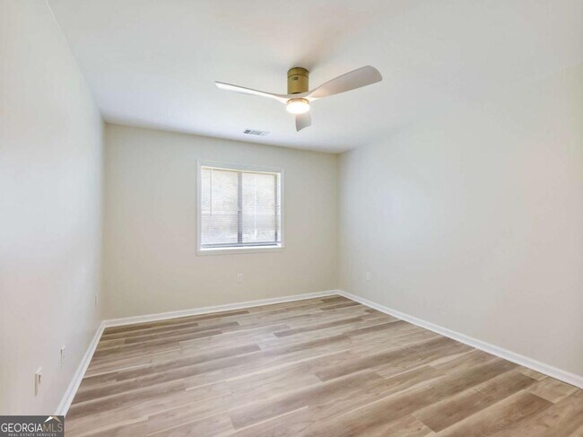 Building Photo - 605 Candler St