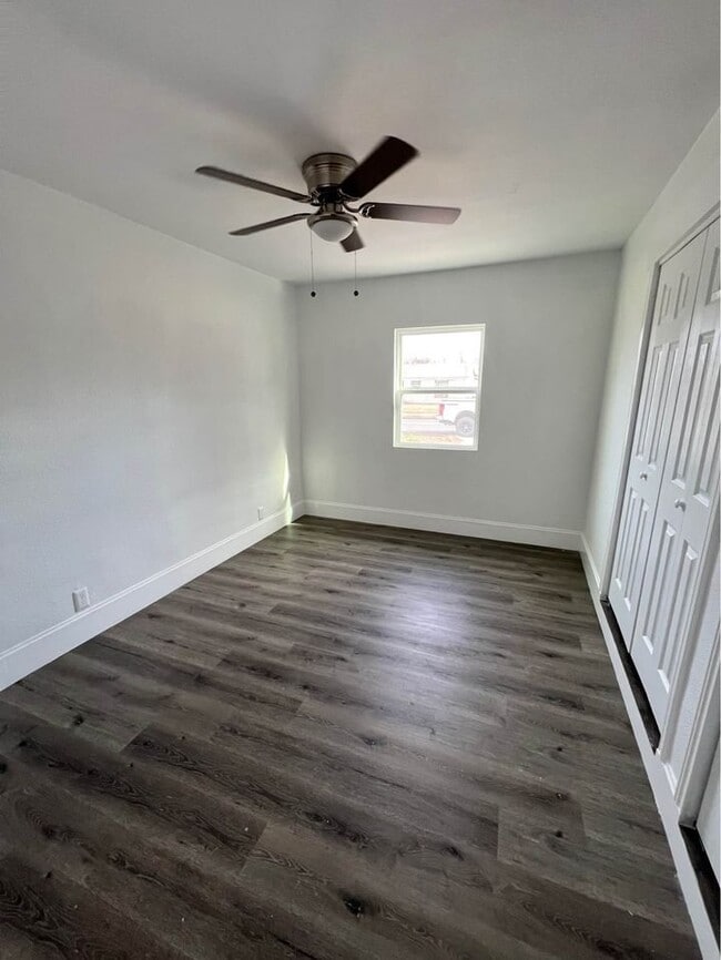 Building Photo - 2222 Duchess Dr