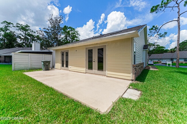 Building Photo - 121 Bob White Ct