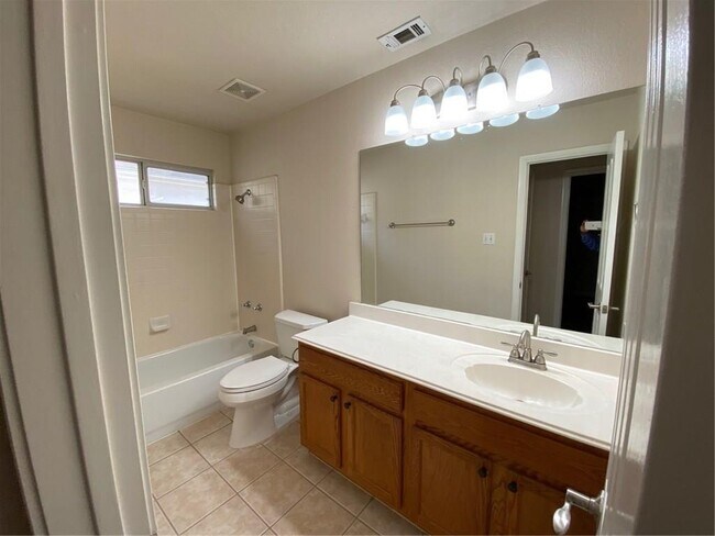 Building Photo - 8811 Glen Canyon Dr