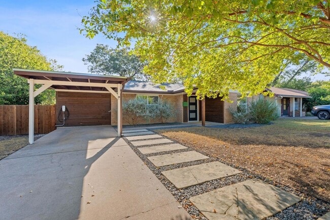 Building Photo - 8801 Redfield Ln