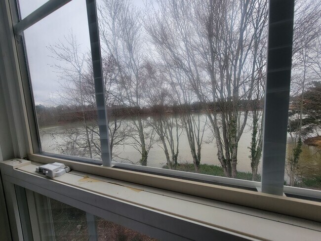 Building Photo - Lake Front Property. Loft - Swim/Tennis - Stainless Steel Appliances