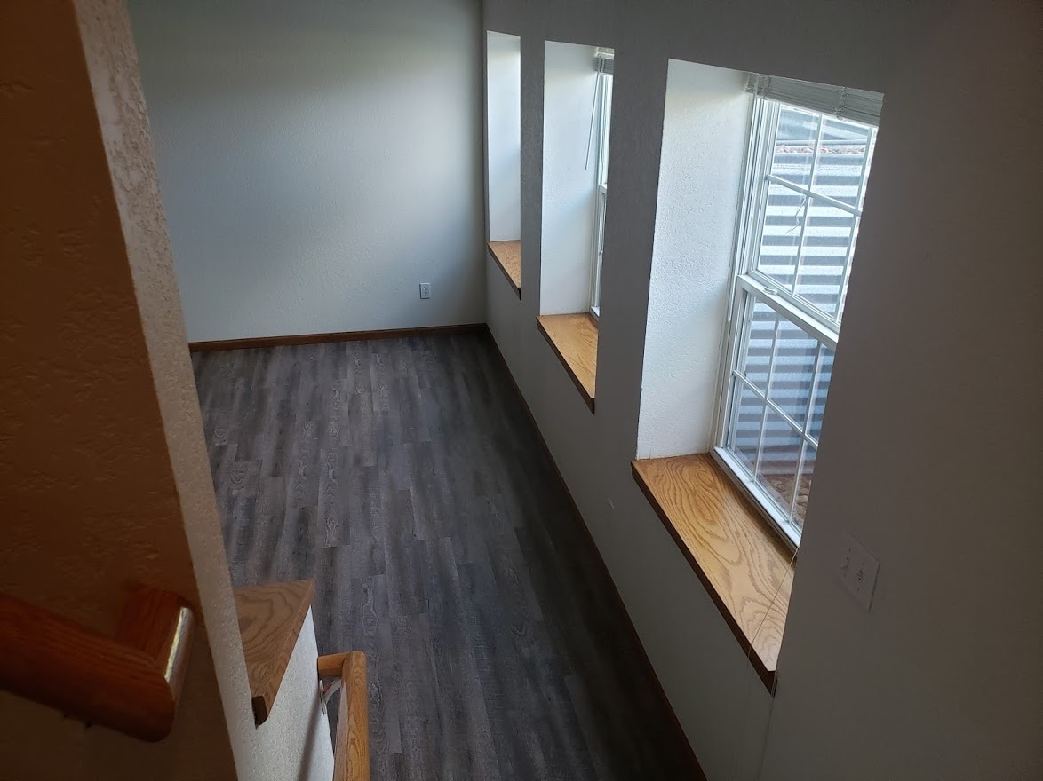 Building Photo - 1001 Alpine Way