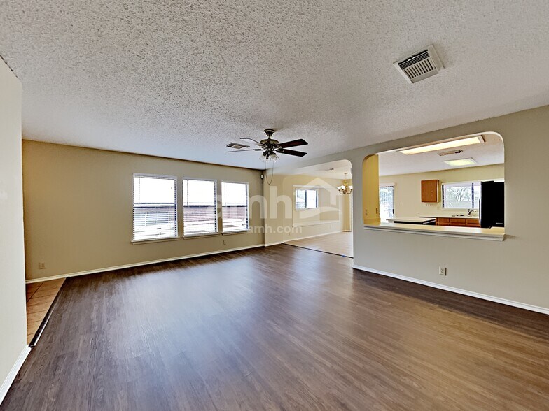 Building Photo - 7206 Knights Haven