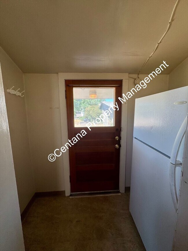 Building Photo - 1 Bed 1 Bath Located in the Flats