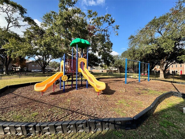 Building Photo - 2041 Winrock Blvd