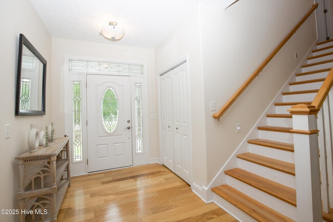 Building Photo - 5 Kemper Woods Ct