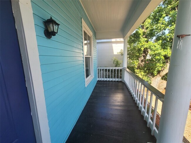 Building Photo - 3919 Avenue O