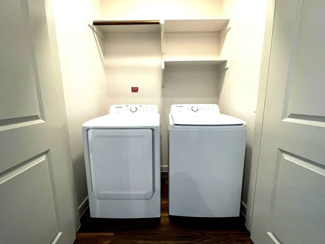 Building Photo - 15117 Fishtrap Bike Path