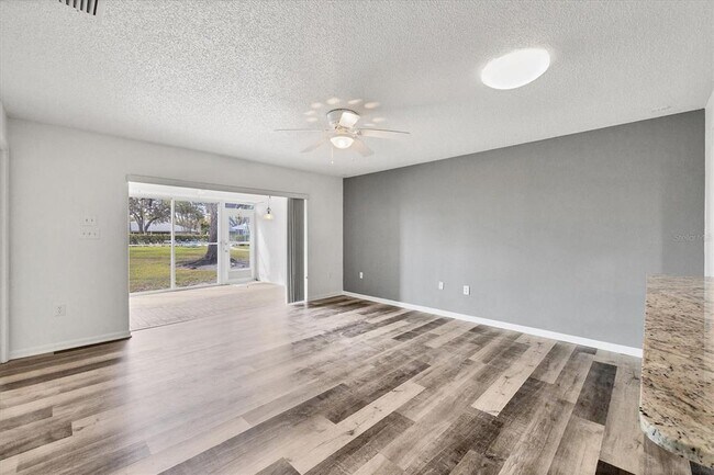 Building Photo - 4220 Center Pointe Ln