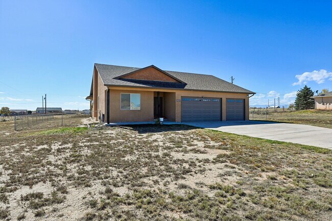 Primary Photo - 1140 E Dove Creek Dr