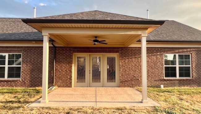 Building Photo - 9217 Meadow Valley Ln