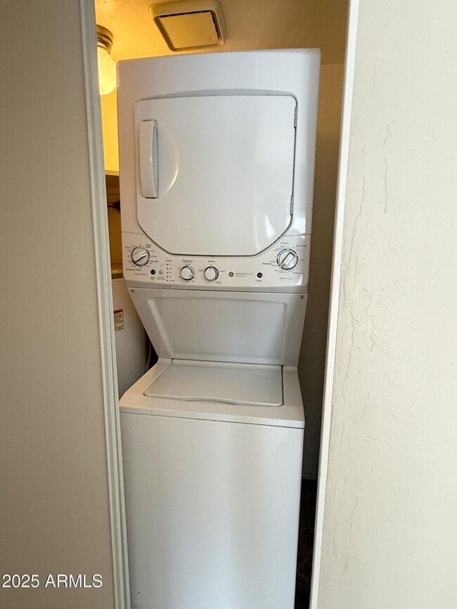 Building Photo - 1500 N Sunview Pkwy