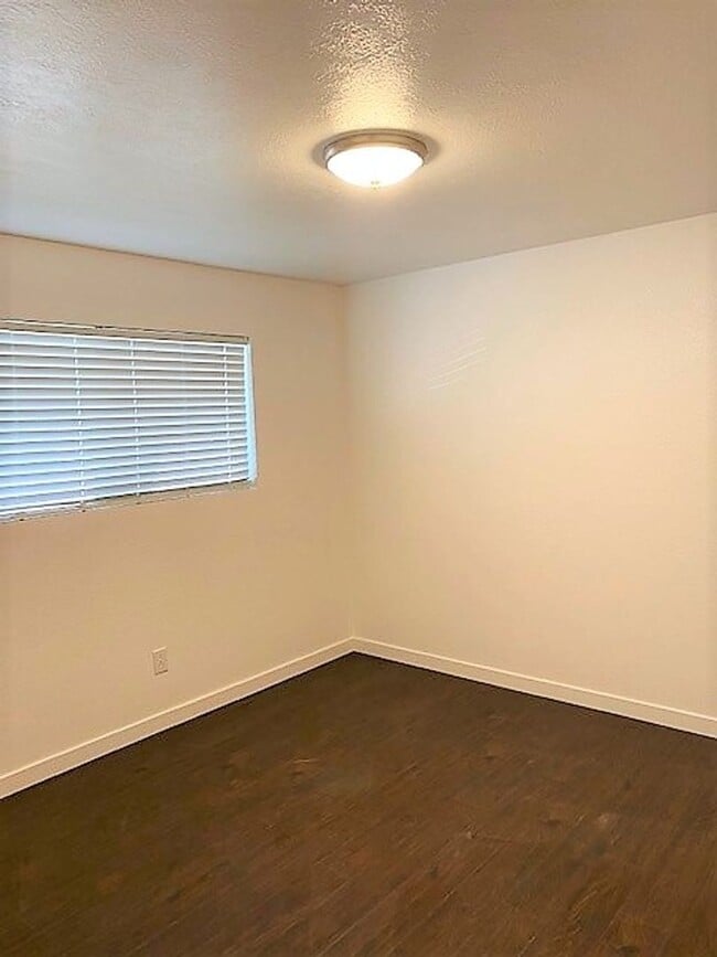 Building Photo - 4th21077 (OTF)