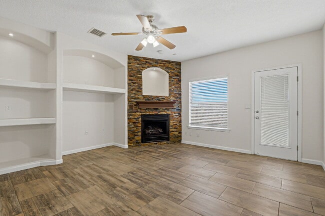 Building Photo - 4 Bed 2 Bath home in 79928