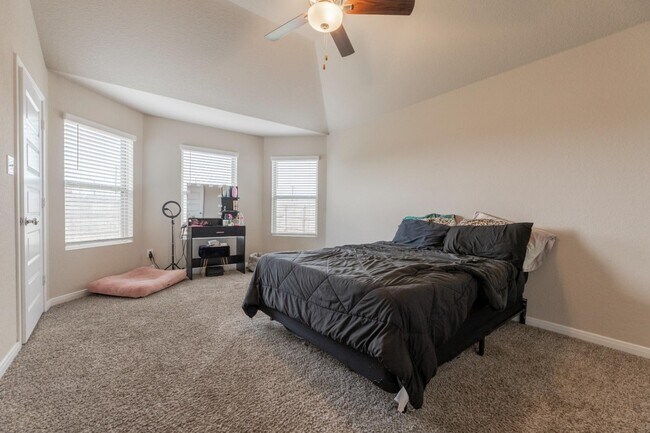 Building Photo - 3035 Selhurst St