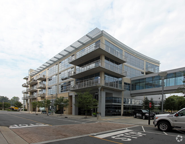 Primary Photo - Met Terraces