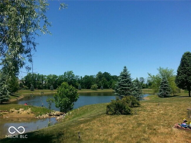 Building Photo - 11376 N Creekside Dr