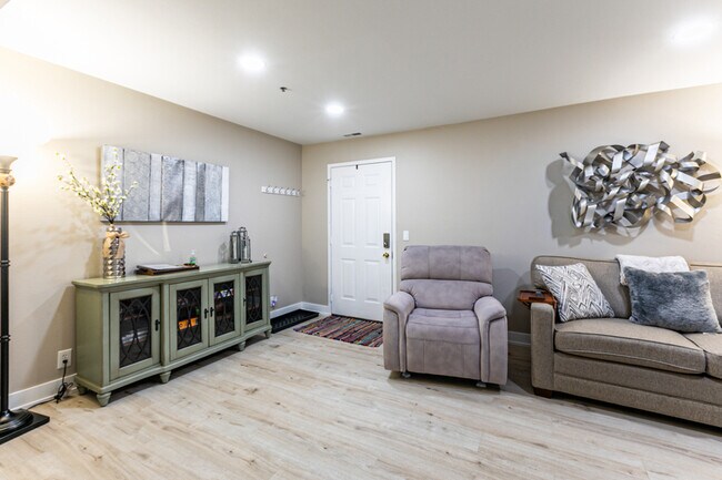 Building Photo - 6861 N 2200 W