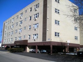 Building Photo - Royal Arms Apartments