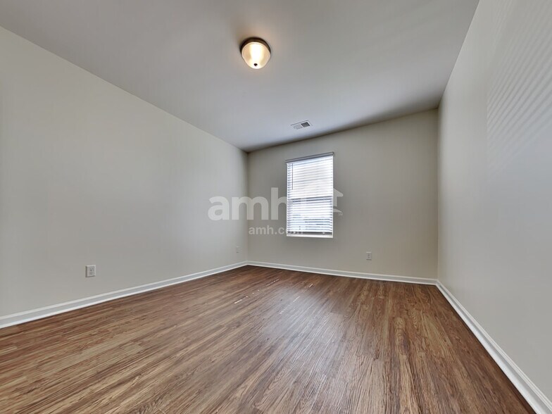 Building Photo - 168 Orion Way