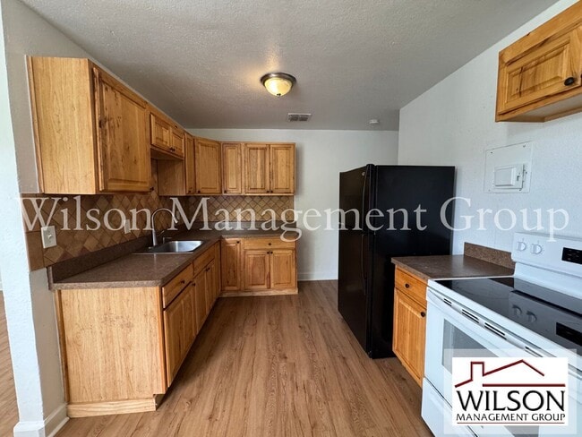 Building Photo - 5315 Davisson Ave